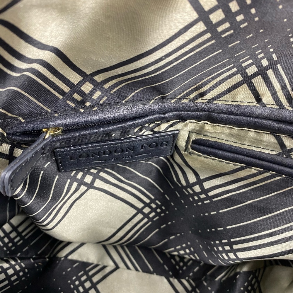 London Fog Handbag 👜 - Picture 10 of 12